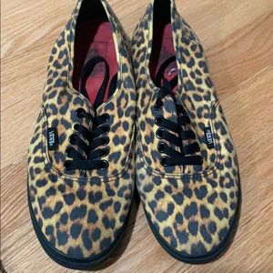 Vans cheetah print size 9
